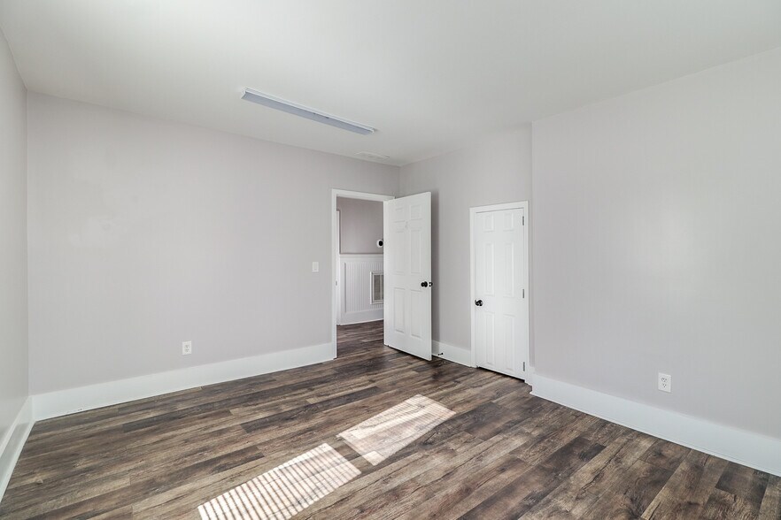 More Photos Of 104 W Candler St, Winder Medical For Sale