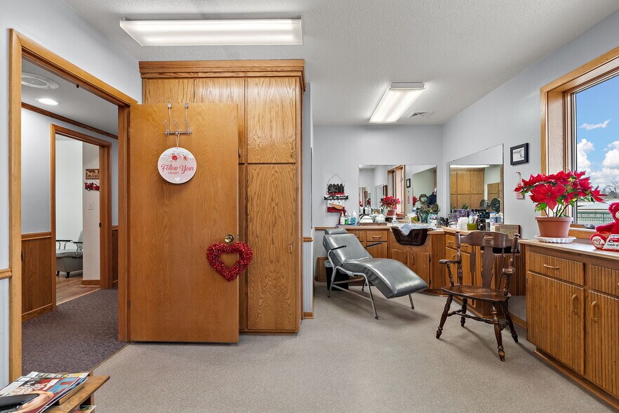 More Photos Of 101 S Main St, Pine Island General Retail For Sale