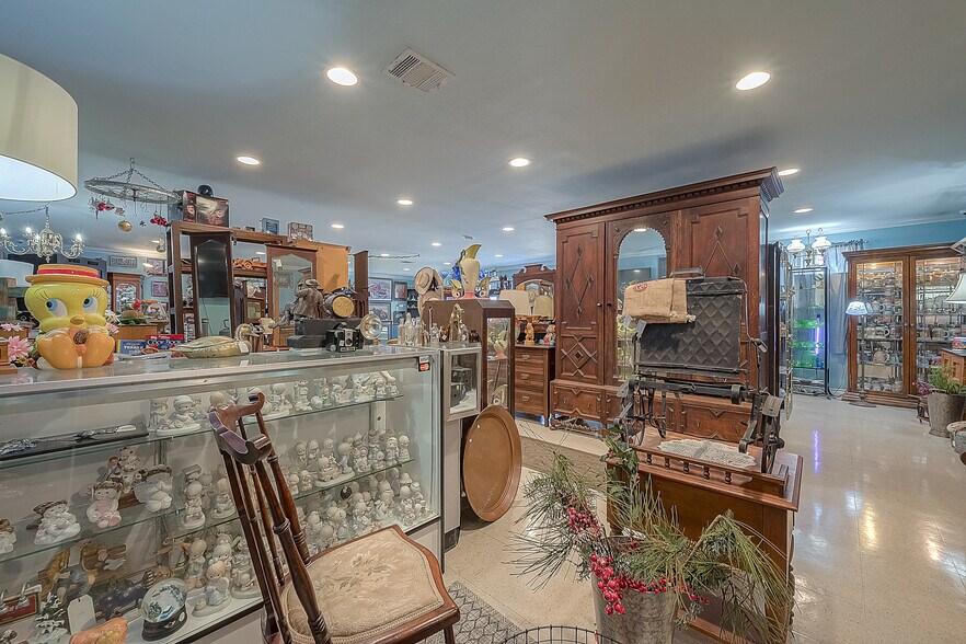 More Photos Of 210 N Houston, Wharton Freestanding For Sale