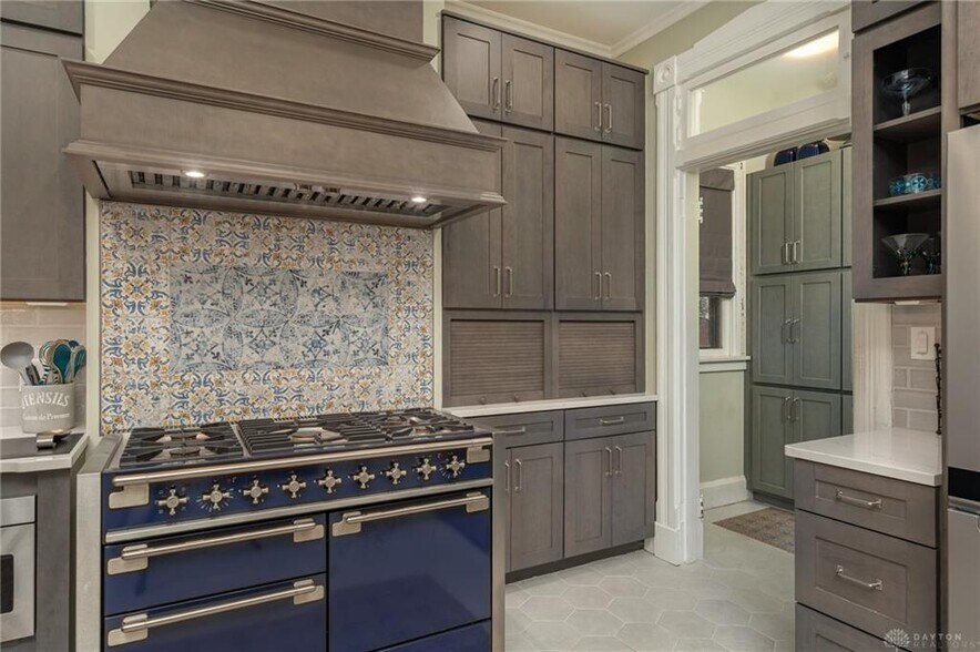 More Photos Of 324 Jones St, Dayton Office For Sale