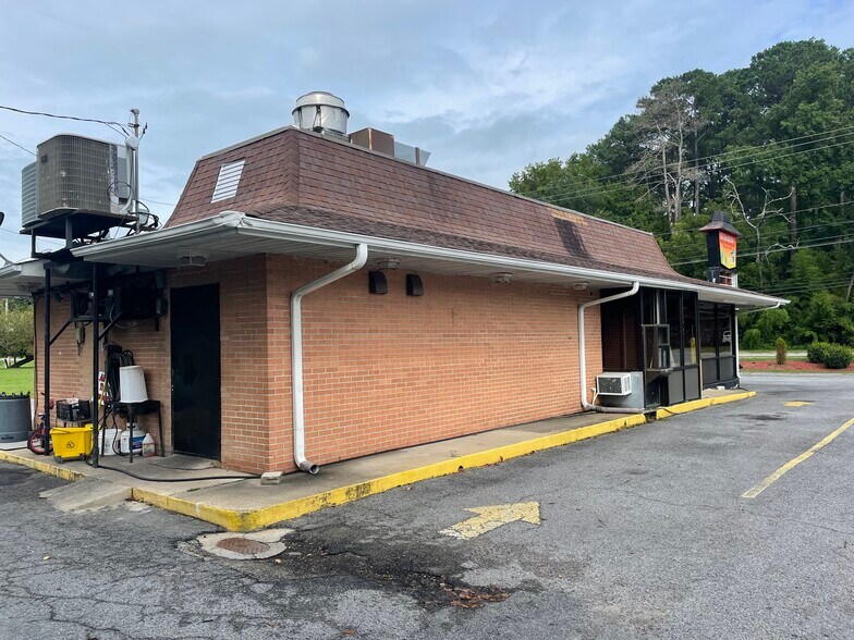 More Photos Of 6891 S Highland Blvd, Grifton Restaurant For Sale