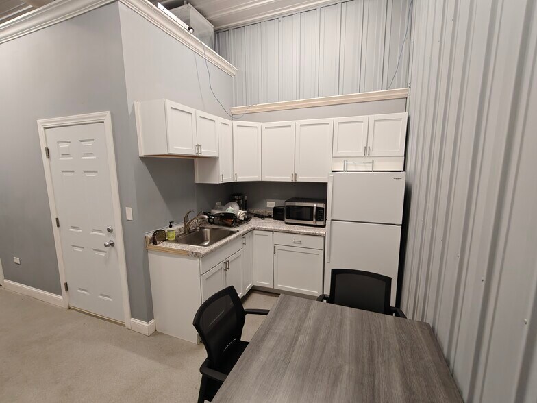 More Photos Of 3N381 Powis Rd, West Chicago Land For Lease