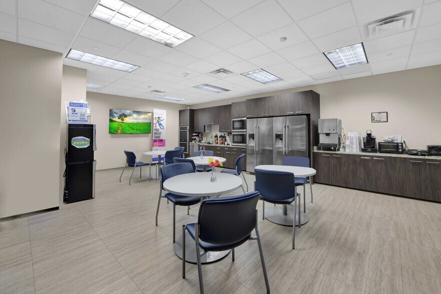 More Photos Of 681 Greens Pky, Houston Office For Lease