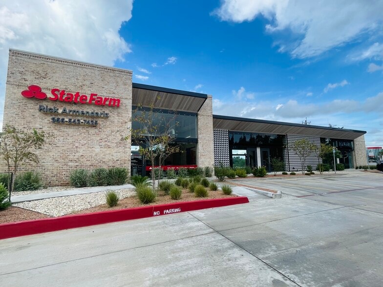 Primary Photo Of 500 Alton Gloor Blvd, Brownsville General Retail For Lease