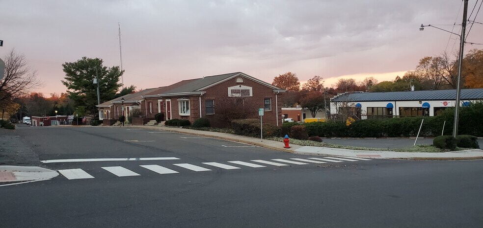 More Photos Of 22B John Marshall St, Warrenton Office For Lease