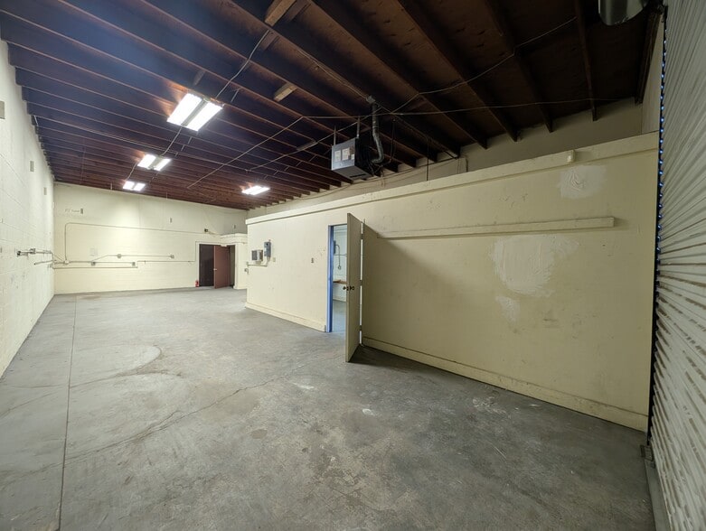Primary Photo Of 1355 Brooks St, Ontario Warehouse For Lease