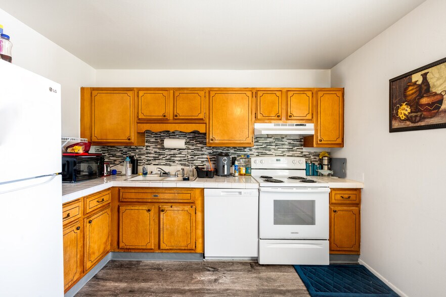 More Photos Of 2575 E Uintah St, Colorado Springs Apartments For Sale
