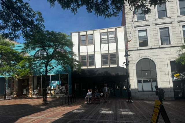 More Photos Of 112 Church St, Burlington General Retail For Lease