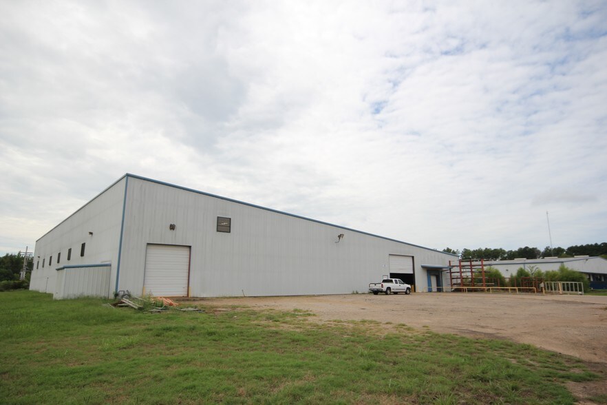 More Photos Of 2938 Brown Rd, Marshall Warehouse For Lease