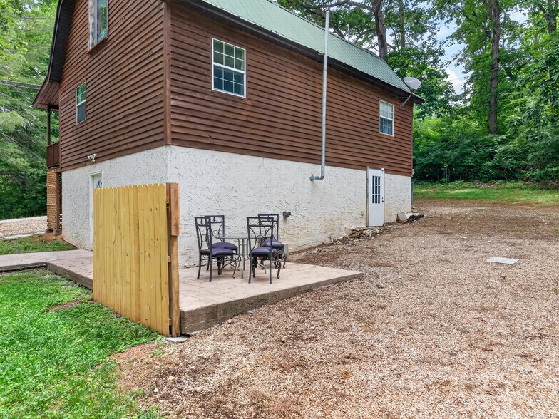 More Photos Of 279 Siever Rd, Crossville Specialty For Sale