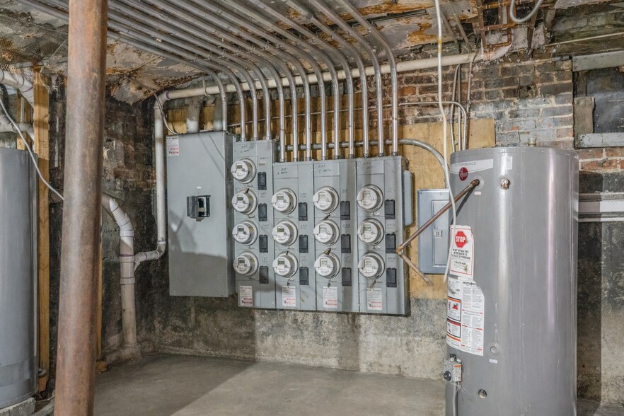 More Photos Of 8001 S Maryland Ave, Chicago Apartments For Sale