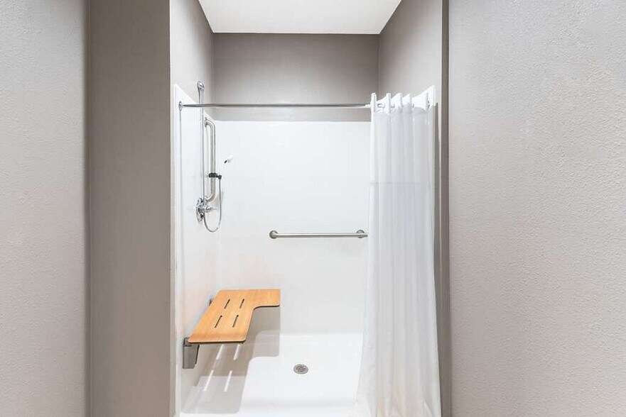 More Photos Of 2205 Chestnut St, Colorado City Hotel For Sale