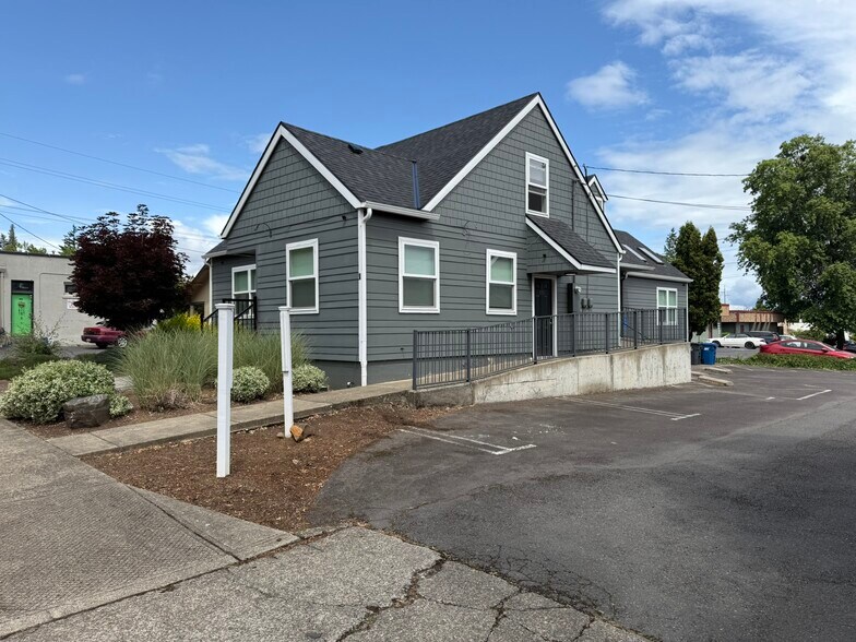 Primary Photo Of 345 Lincoln St SE, Salem Office For Lease