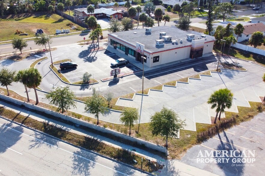 More Photos Of 7942 N Tamiami Trl, Sarasota Freestanding For Sale