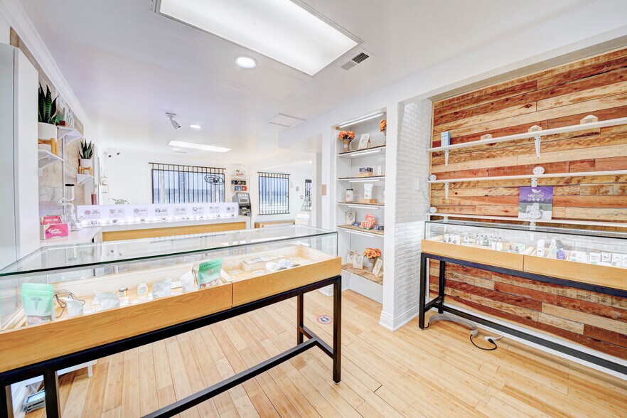 More Photos Of 800 S Casino Center Blvd, Las Vegas Loft Creative Space For Sale