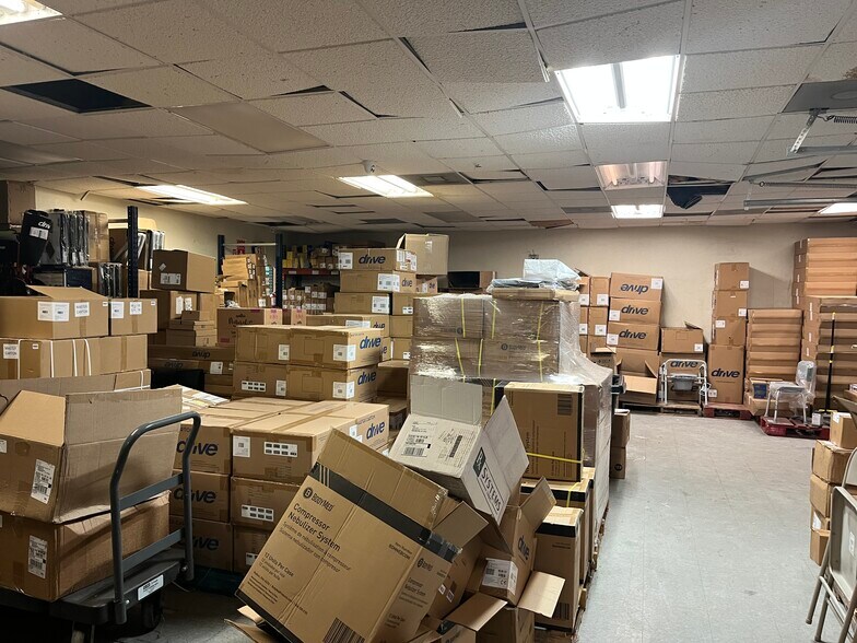 More Photos Of 2040 Napfle Ave, Philadelphia Freestanding For Lease