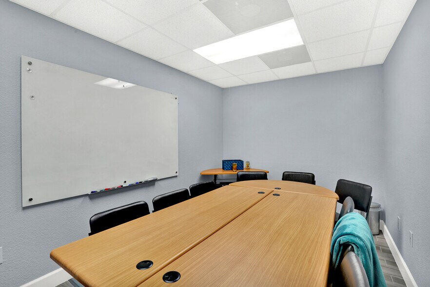 More Photos Of 8370 W Flagler St, Miami Medical For Lease