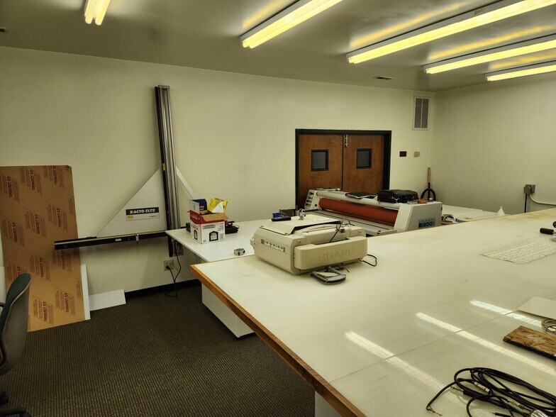 More Photos Of 1111 Willowbrook Dr, Greensboro Light Manufacturing For Sale