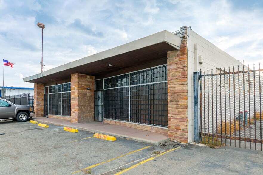 More Photos Of 2402 N Wilson Way, Stockton Storefront Retail Office For Sale
