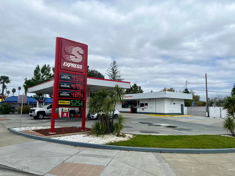 Primary Photo Of 1370 Camden Ave, Campbell Service Station For Sale