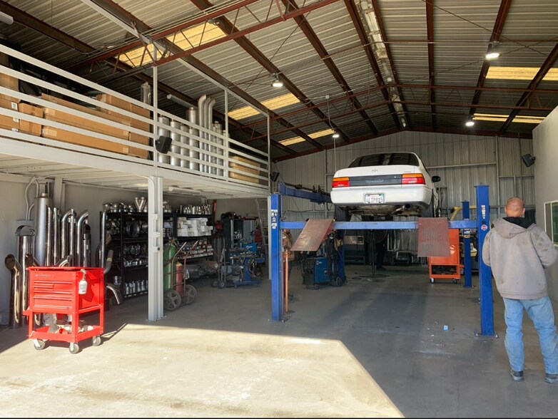 More Photos Of 15038 Valley Blvd, Fontana Service For Lease