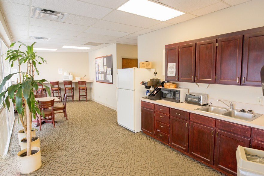 More Photos Of 1100 Country Hills Dr, Ogden Office For Lease