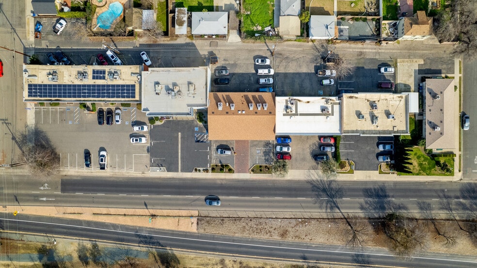 More Photos Of 1620 W Mineral King Ave, Visalia Office For Sale