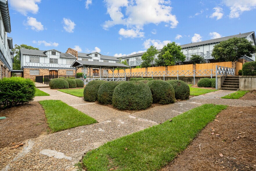 More Photos Of 901 W Pine St, Hattiesburg Apartments For Sale