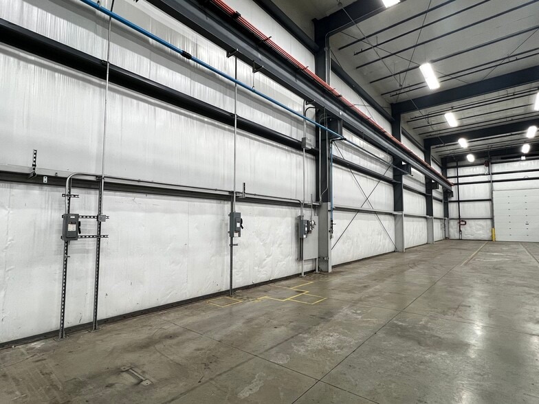 More Photos Of 2803 S Stoughton Rd, Madison Warehouse For Lease