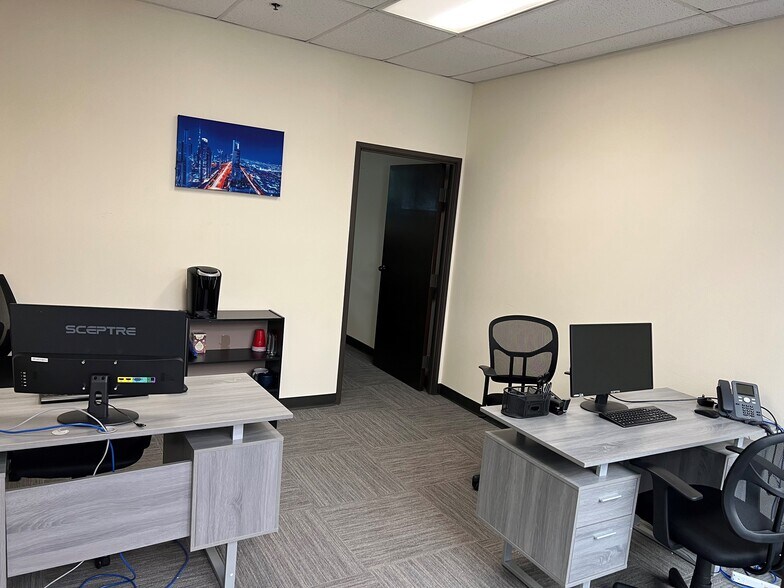 More Photos Of 5501 Independence Pkwy, Plano Medical For Sale