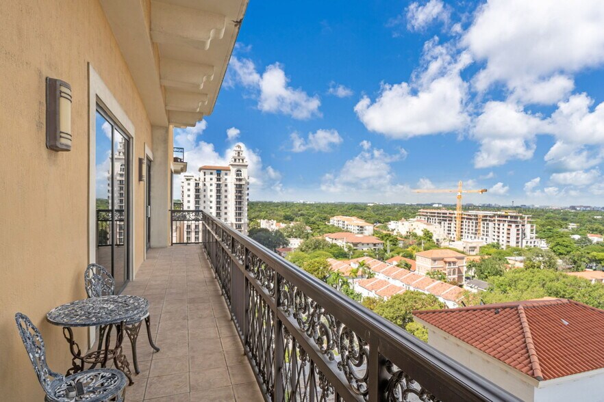 More Photos Of 2020 Ponce De Leon Blvd, Coral Gables Office For Sale