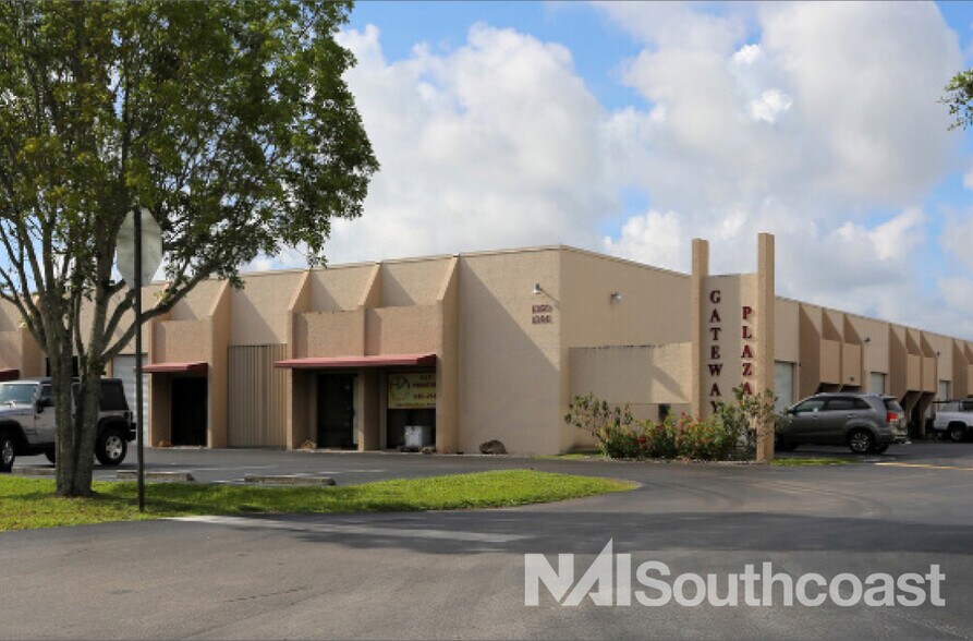 More Photos Of 1360-1396 SE Huffman Rd, Port Saint Lucie Warehouse For Lease