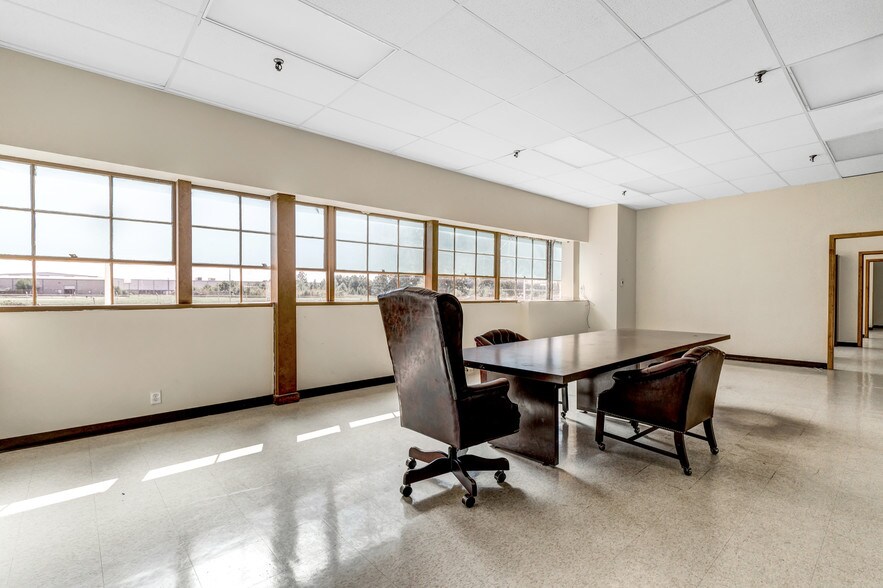 More Photos Of 13343 Interstate 20 E, Tyler Warehouse For Lease