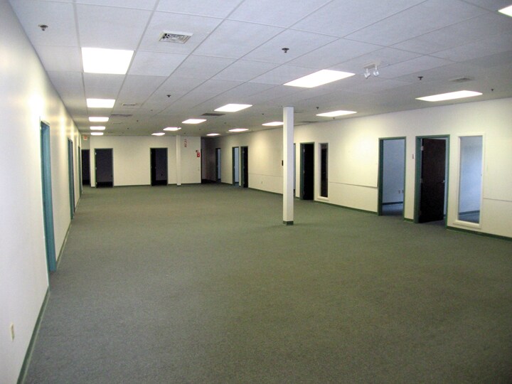 More Photos Of 755 Middlesex Tpke, Billerica Light Manufacturing For Sale