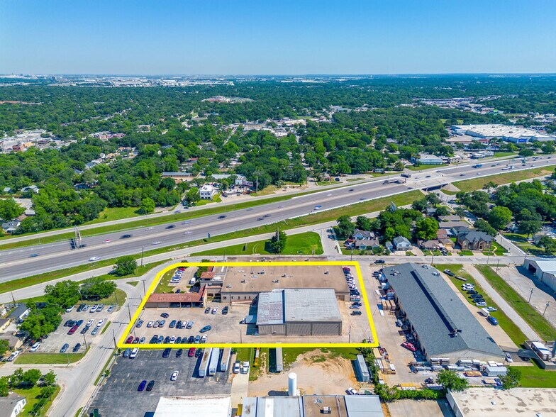 More Photos Of 3500 Noble Ave, Fort Worth Flex For Lease