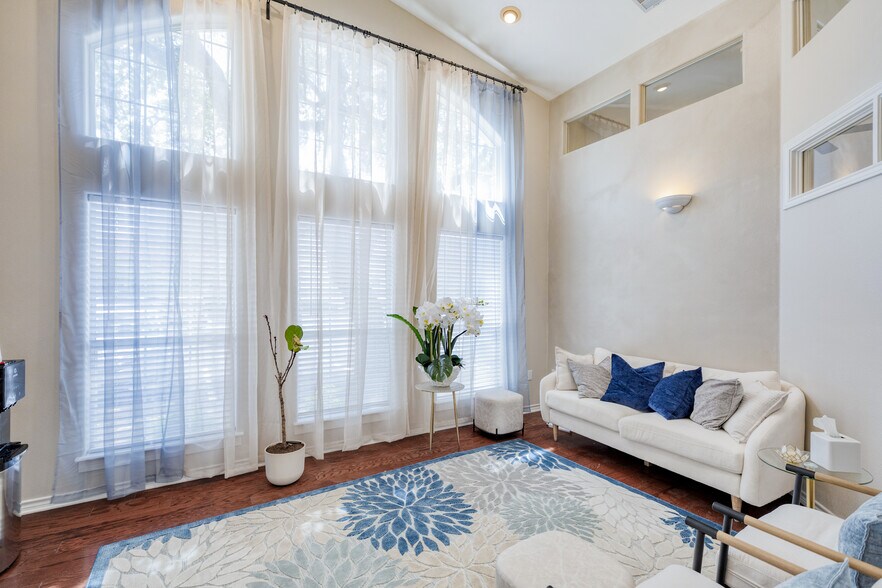 More Photos Of 12335 Hymeadow Dr, Austin Office For Sale