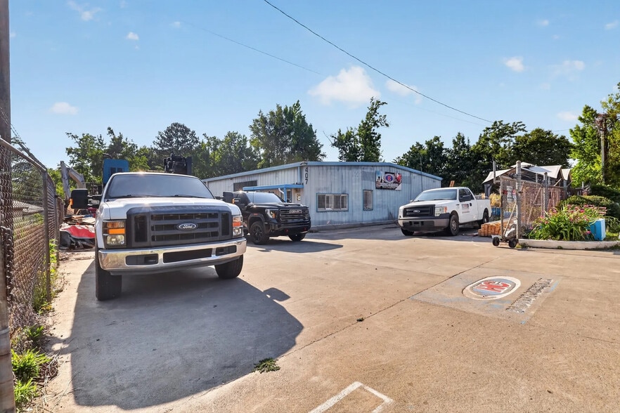 More Photos Of 417 Loop Rd, Garner Warehouse For Sale