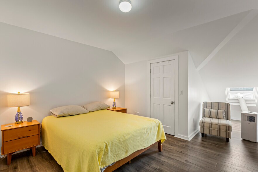 More Photos Of 56 Elm St, Camden Storefront For Sale