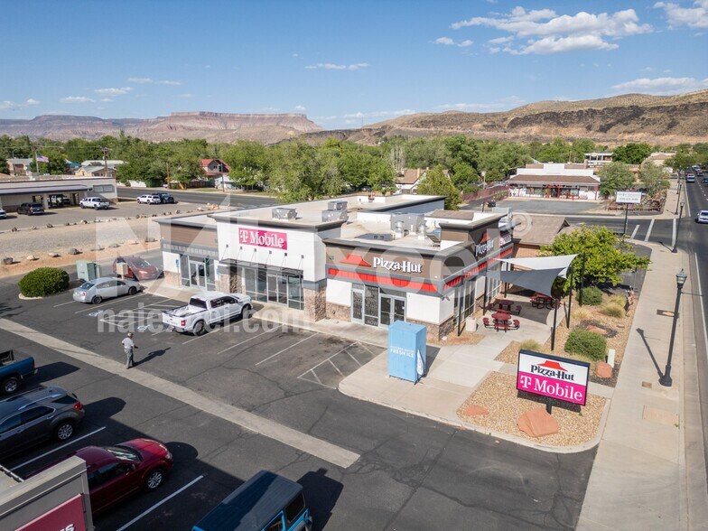 More Photos Of 222 W State St, Hurricane Storefront Retail Office For Sale