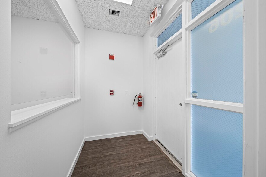More Photos Of 540 NW University, Port Saint Lucie Office Residential For Sale