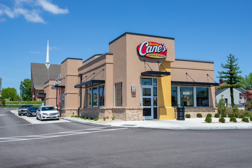 Primary Photo Of 3818 Race Rd, Cincinnati Fast Food For Sale