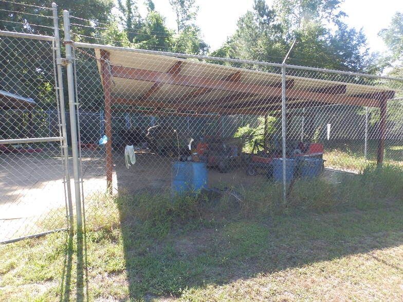 More Photos Of 2130 Country Club Rd, Palestine Golf Course Driving Range For Sale