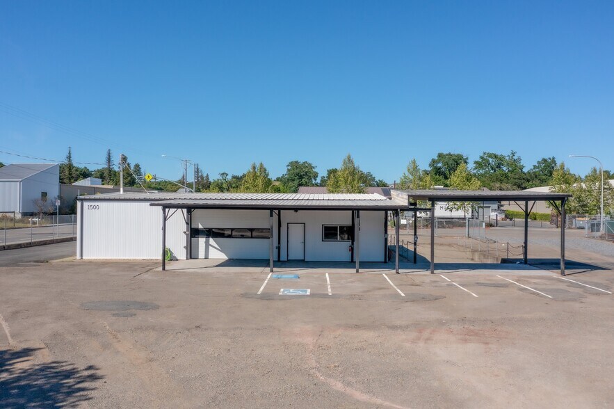 More Photos Of 1500 Grove St, Healdsburg Industrial For Lease