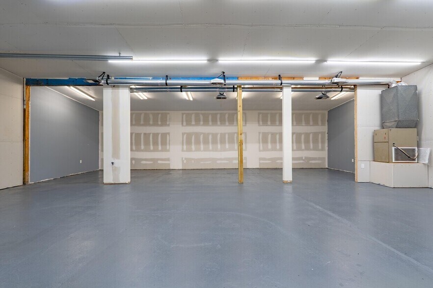 More Photos Of 414 Highway 42, Osage Beach Flex For Sale