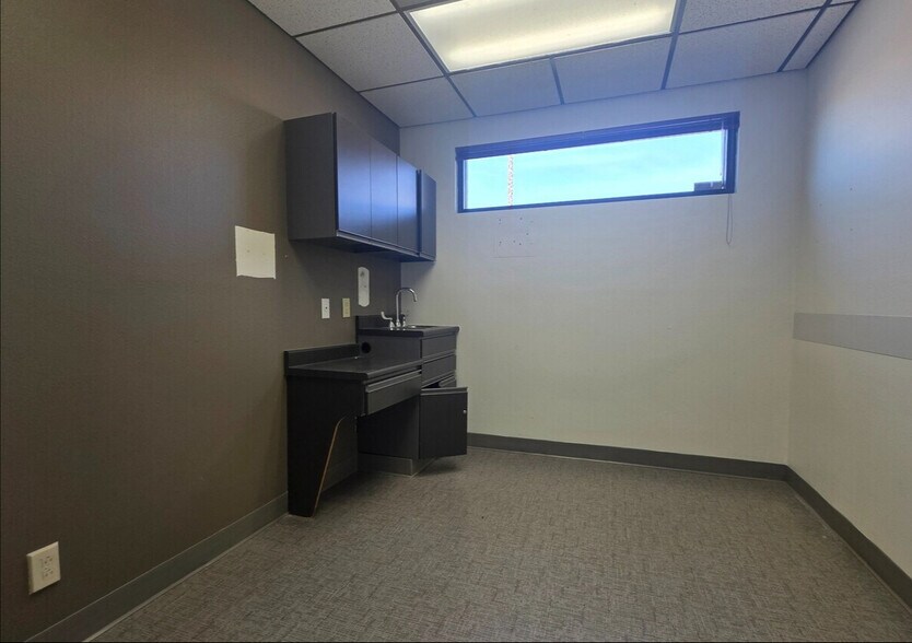 More Photos Of 1669 W Ina Rd, Tucson Healthcare For Sale