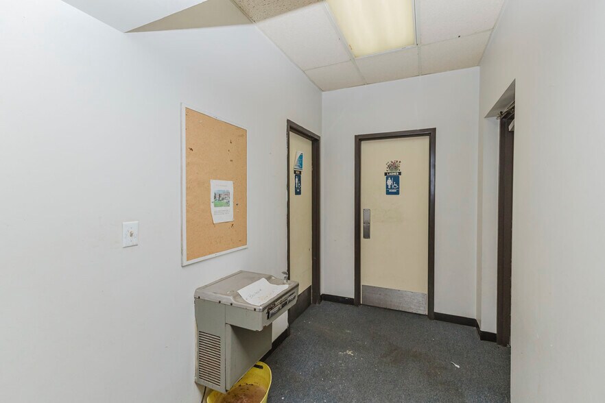 More Photos Of 1560 S Topeka St, Wichita Lodge Meeting Hall For Sale
