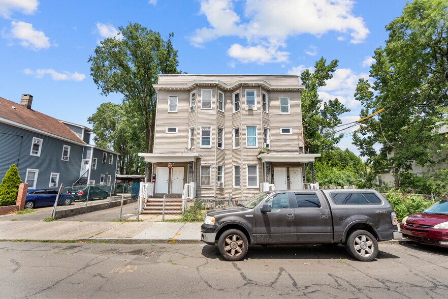 More Photos Of 215 Rosette St, New Haven Multifamily For Sale