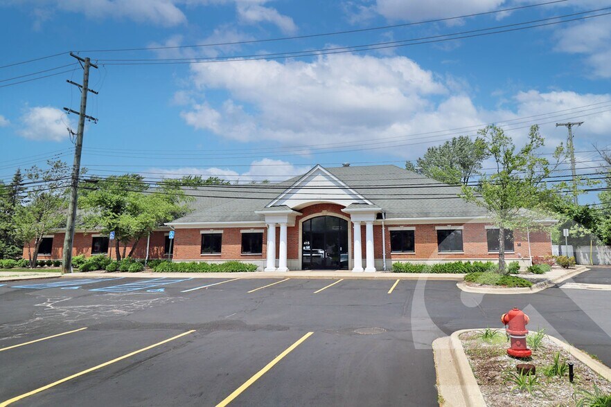 Primary Photo Of 415 E Maple Rd, Troy Medical For Sale