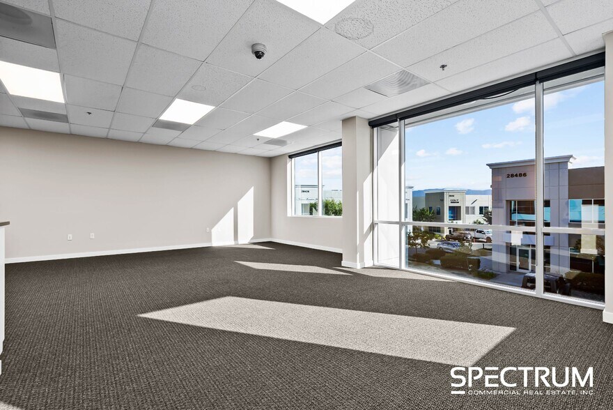 More Photos Of 28512-28518 Constellation Rd, Valencia Warehouse For Lease