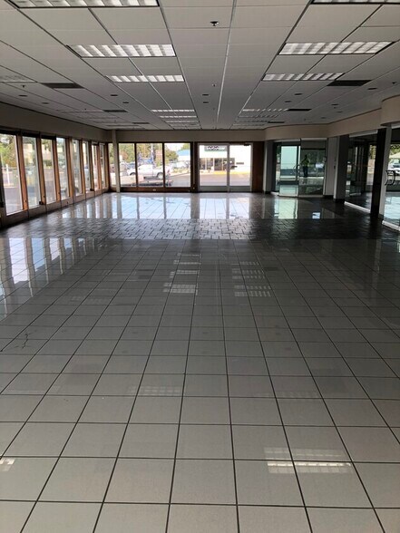 More Photos Of 2520 Cohasset Rd, Chico Auto Dealership For Sale